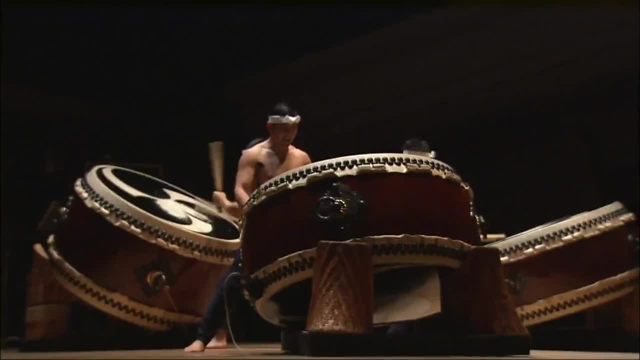 Art7_Mu_Drumming-Japanese